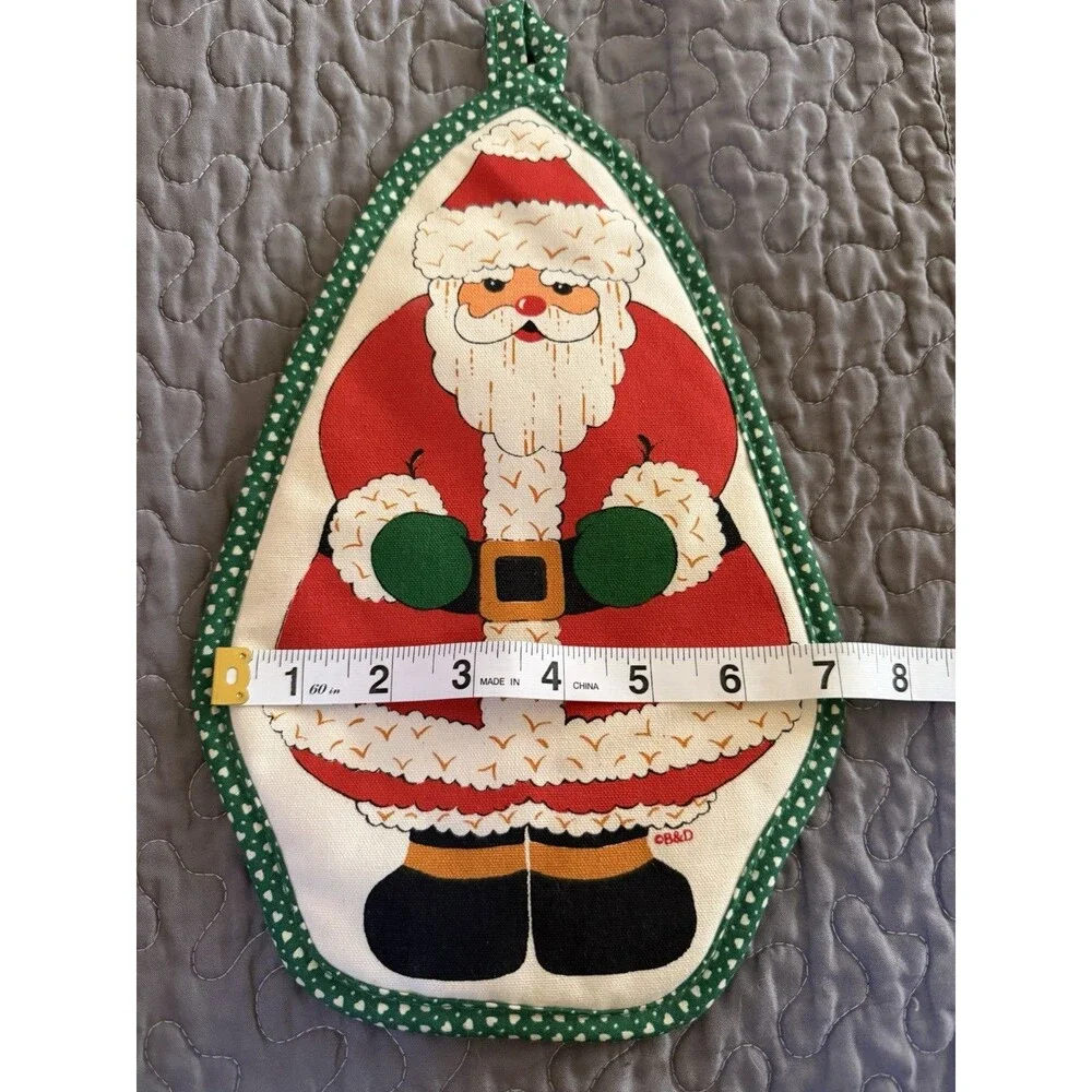 Vintage Santa Claus Christmas Quilted Fabric Potholder Oval Green Trim 1-Pack